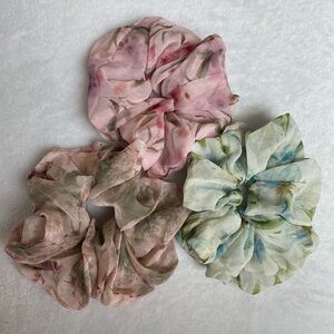 Add in bundle for total $15！ 3 pcs Handmade Unique Hair Scrunchie Set